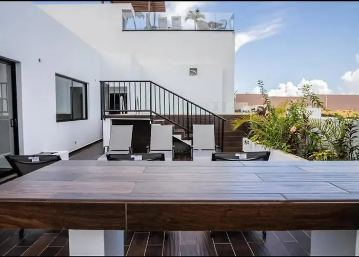Fast Wifi/5 Min Beach/private Parking